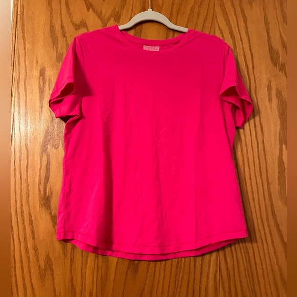 Terez Bliss Tee - NWOT - Size M - Picture 3 of 9